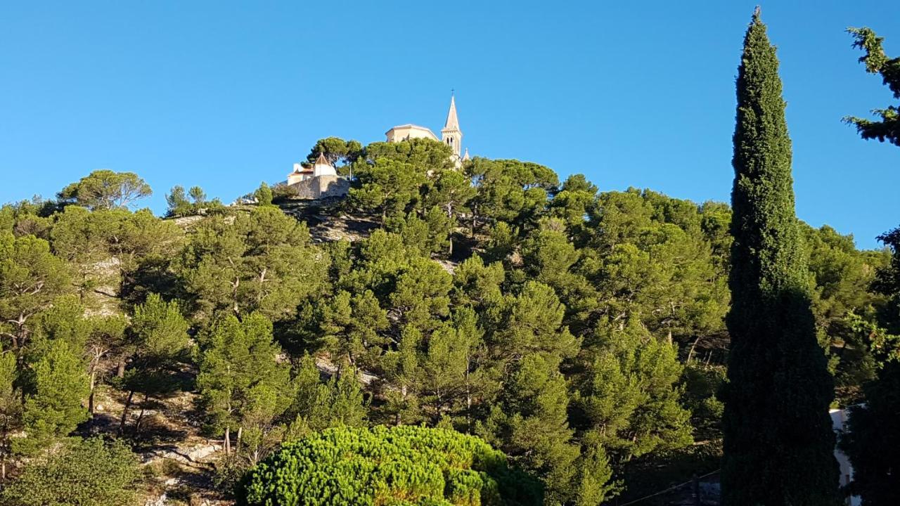 Gite Sous L'Olivier Marselha Exterior foto
